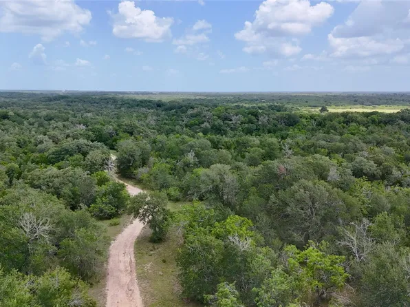 County Road 420, Waelder, TX 78959