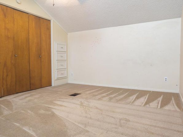 2120 Pearl St APT 204, Nacogdoches, TX 75965