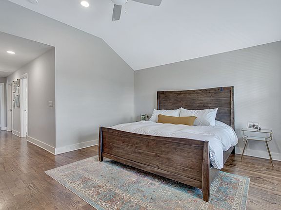 2nd image of 6214 California Ave