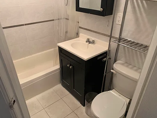 Rented by Premier Metro Realty Corp | media 8