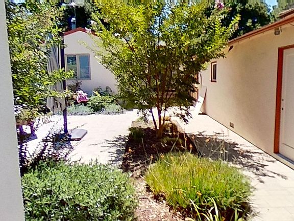 2nd image of 49A Lyell St #Adu
