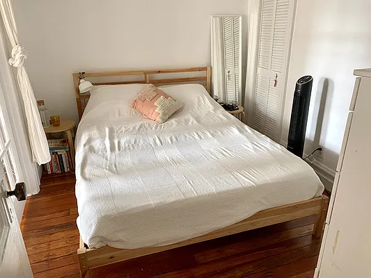 Rented by Compass | media 9