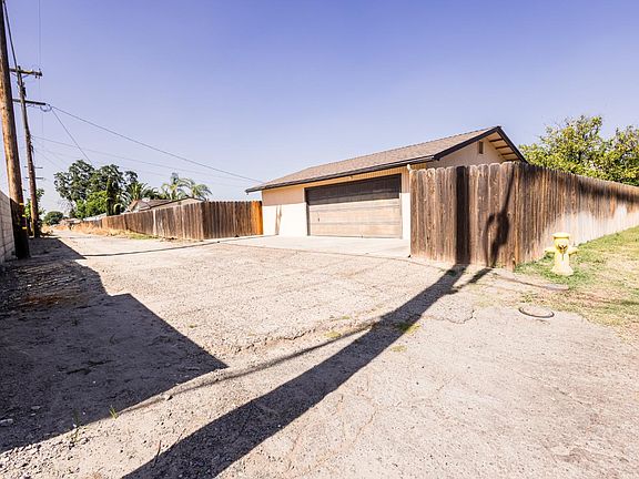 4th image of 1724 Letts Ave