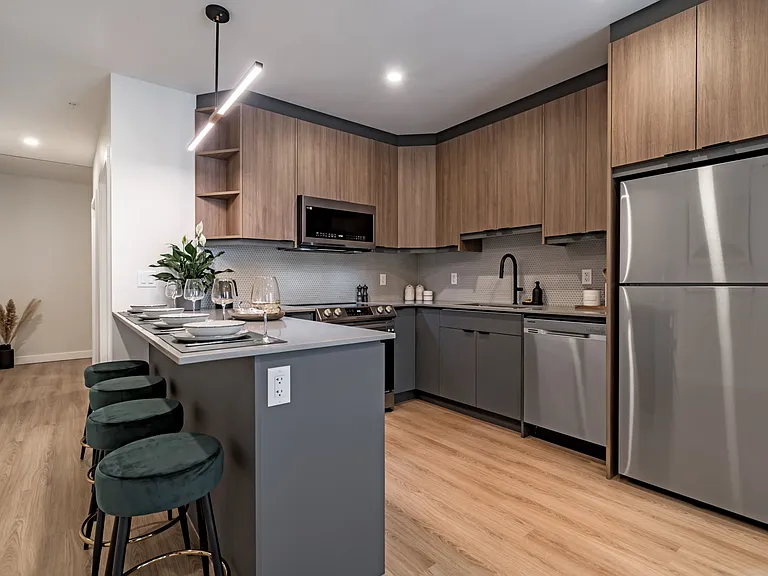 909 5th Ave SW — Photo 53
