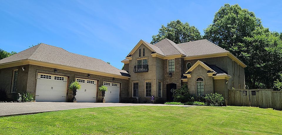 1st image of 6210 Autumn Oaks Dr