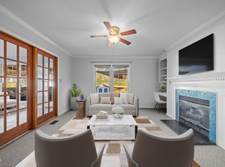 2214 Pathway Dr, Chapel Hill, NC 27516