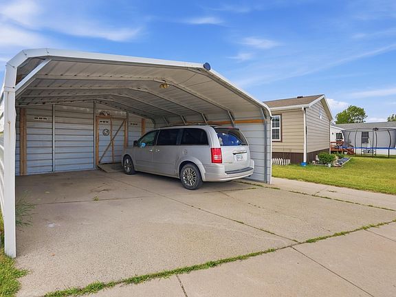 3rd image of 1332 Spearfish Mountain Ln
