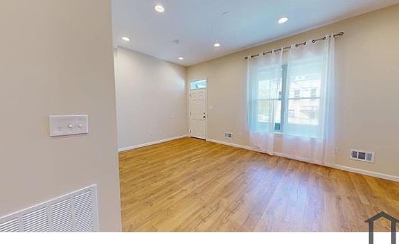 4th image of 6703 Lyric St