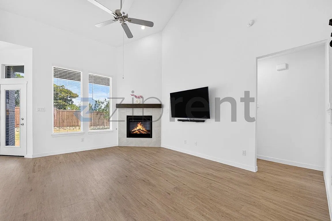 4 bed, 3.5 bath, 3181 sqft, $2,940 — Photo 1