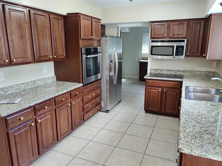 7251 Oakman Blvd — Photo 6