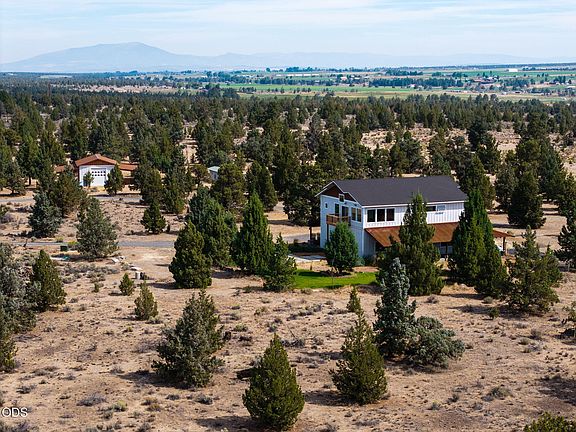 3rd image of 16264 SW Majestic View Ln