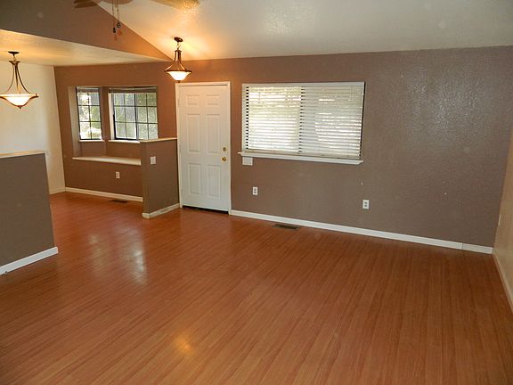 5th image of 5401 Nash Ct