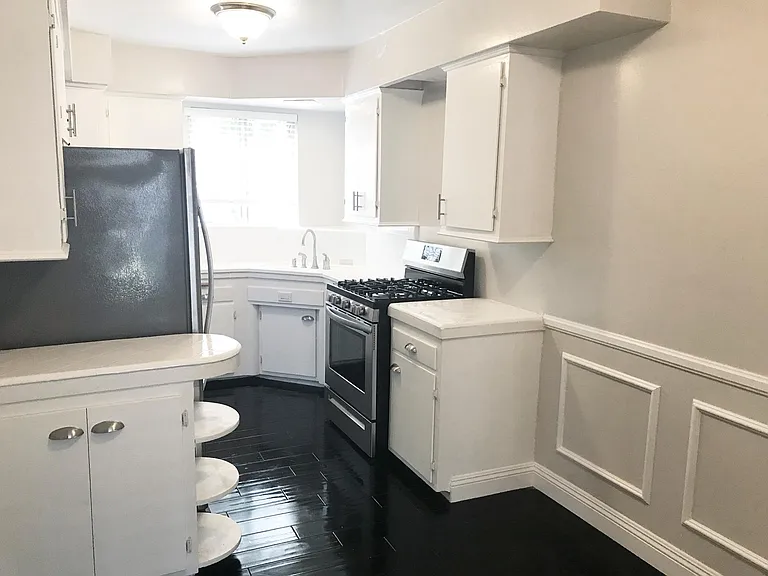 1113 N Sweetzer Ave #2 — Photo 13