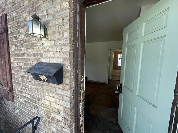 3rd image of 7339 Jefferson Ave