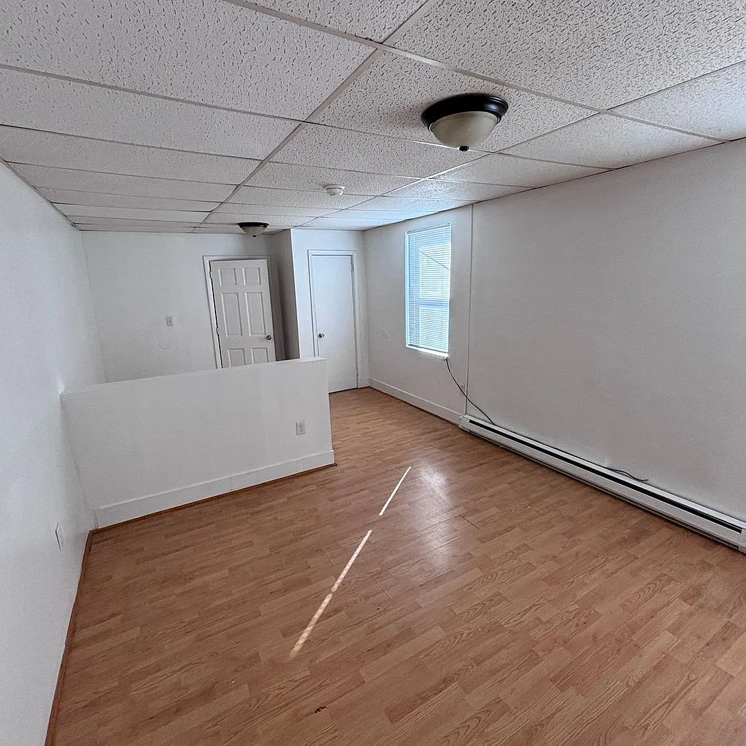 5562 Main Street — Photo 2