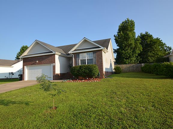 4th image of 370 Woodtrace Dr