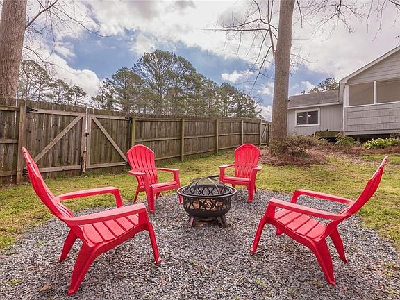 2nd image of 748 Brownlee Ln