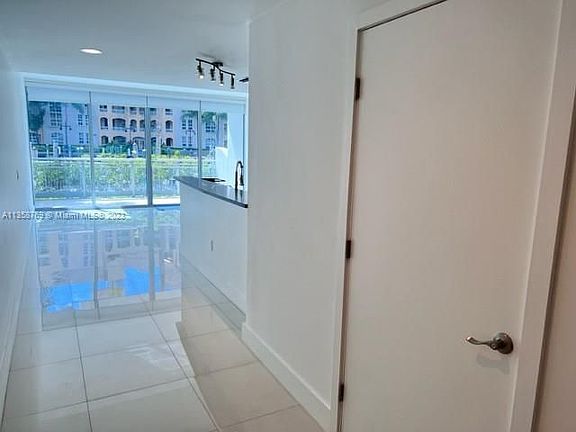 5th image of 2950 NE 188th St APT 128