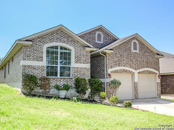 2nd image of 2803 Lakehills St