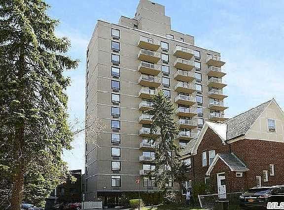 3rd image of 116-24 Grosvenor Lane #6A