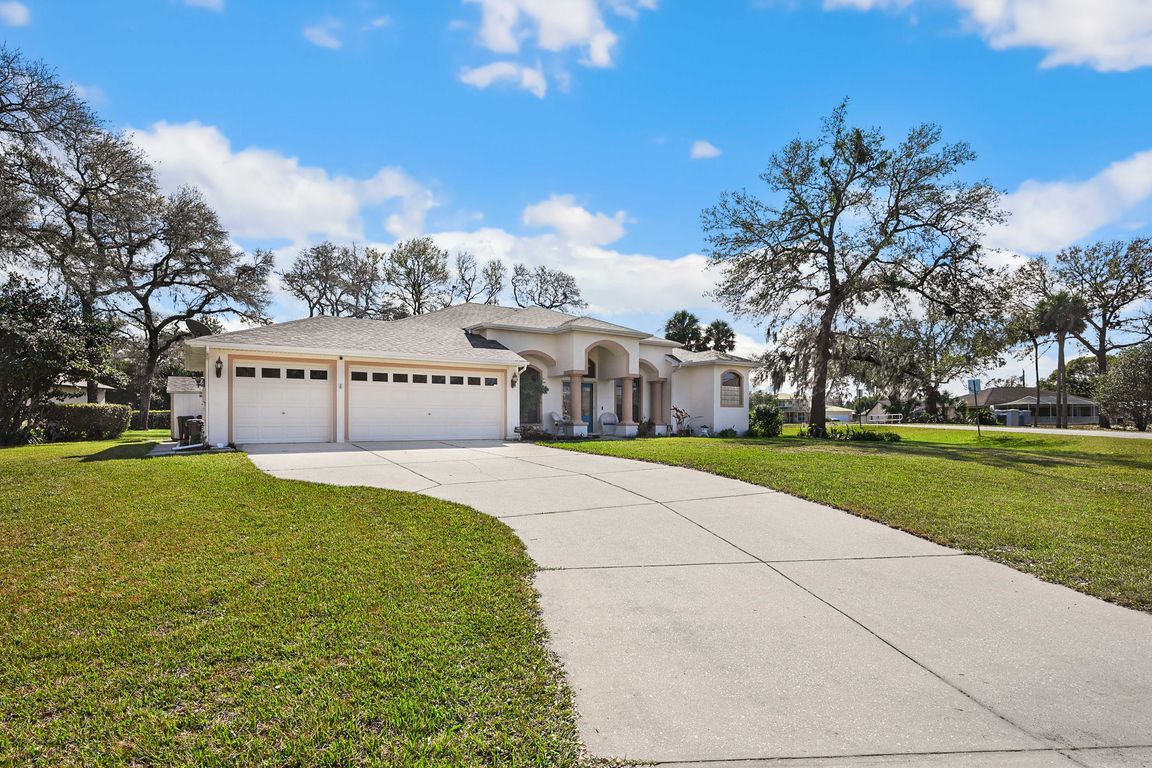 13855 Rudi Loop, Spring Hill, FL 34609 | MLS #2251551 | Zillow
