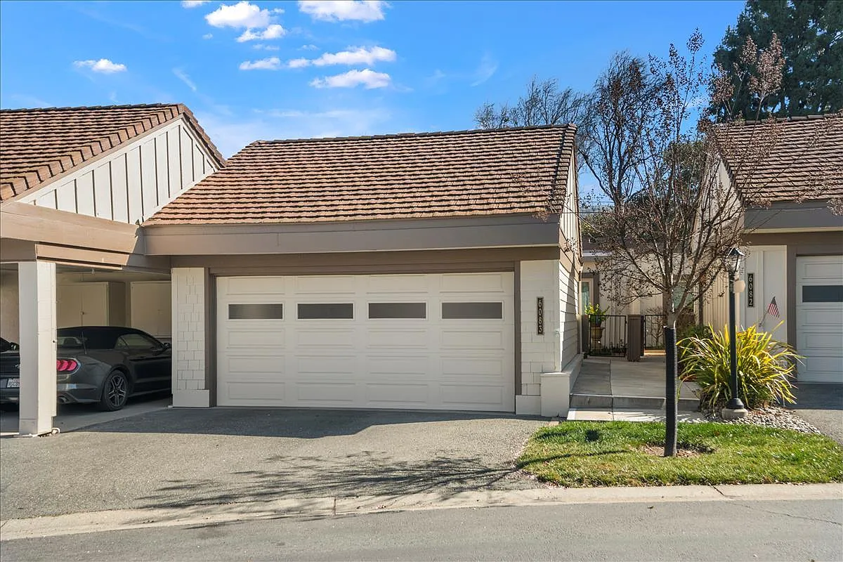 6083 Montgomery Ct photo 1
