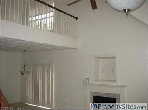 2nd image of 1216 Topgallant Ct