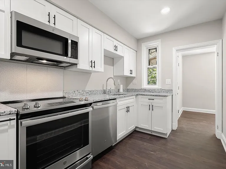 4015 Duvall Ave — Photo 4