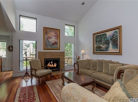 2nd image of 82 Chestnut Ln