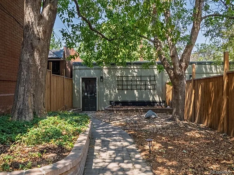 2753 Champa St — Photo 34