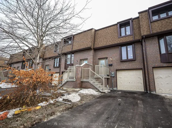 11 Plaisance Rd #4, Richmond Hill, ON L4C 5H1