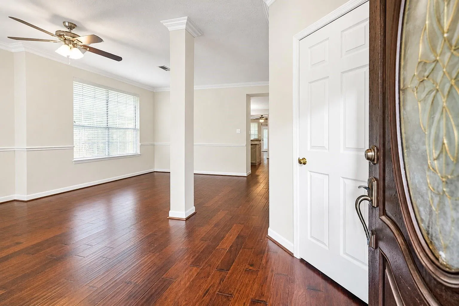 3 bed, 2.0 bath, 1891 sqft, $2,500 — Photo 4