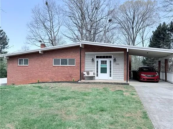 3743 Crosland Rd, Winston Salem, NC 27106