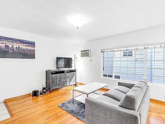 2nd image of 3720 Vinton Ave APT 7