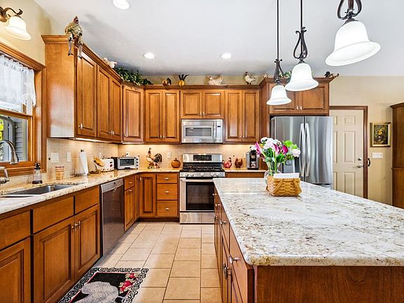 5th image of 2445 Cherrywood Ln