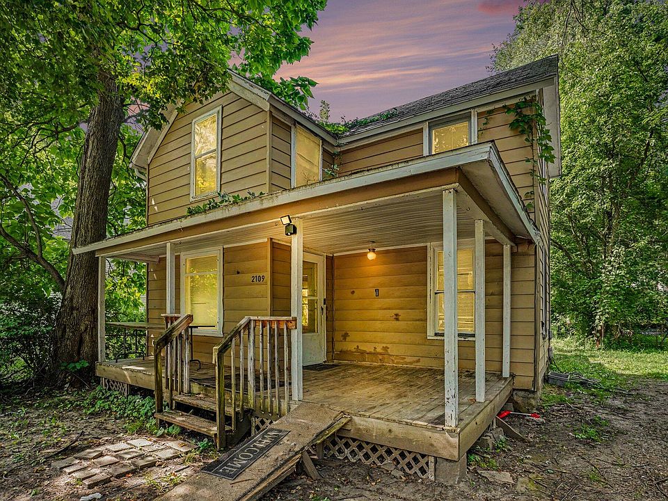 1st image of 2109 Briar Pl