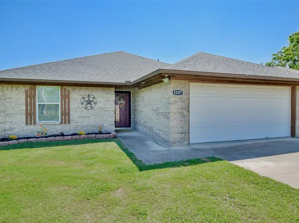 1107 Laramie Ct, Granbury, TX 76048