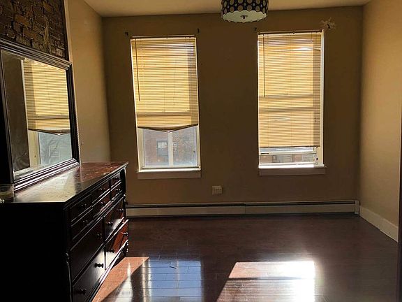 5th image of 355 Chauncey St APT 2L