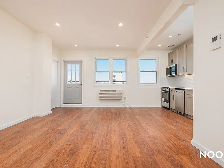 2203 Clarendon Rd #2A — Photo 1