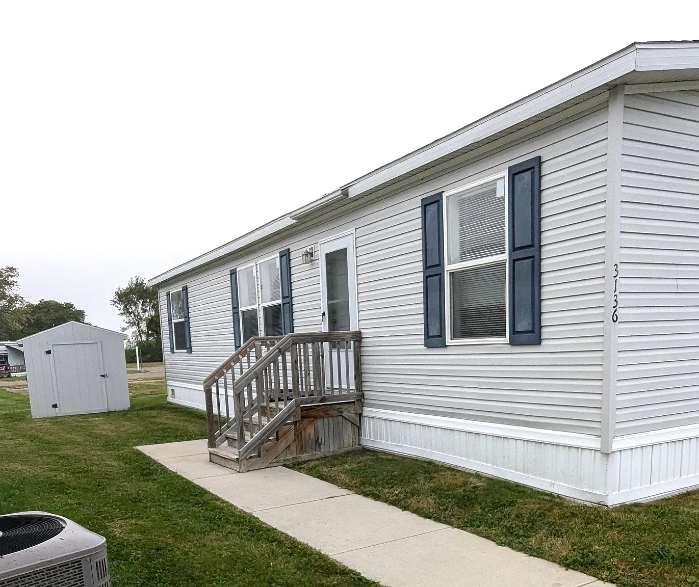 3136 Camelot Dr photo 1