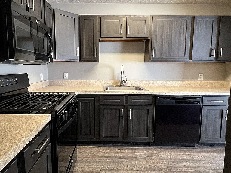 Buttonwood Gardens Apartments — Photo 8