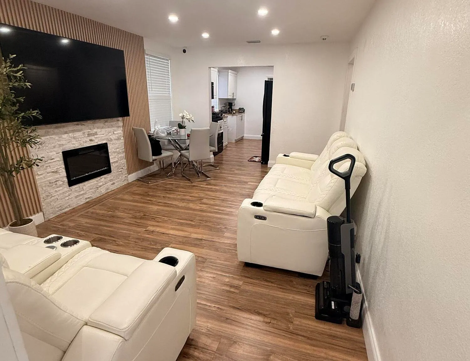 4 bed, 1689 sqft, $3,100 — Photo 2