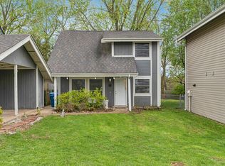 428 Far Hill Dr, Ballwin, MO