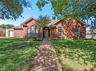 325 Fannin Dr, Hewitt, TX 76643