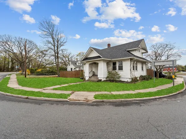 218 Islip Blvd, Islip Terrace, NY 11752