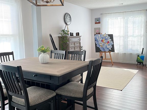 3rd image of 5 Grayhawk Way