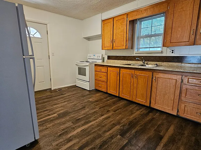 904 W Grant St — Photo 8