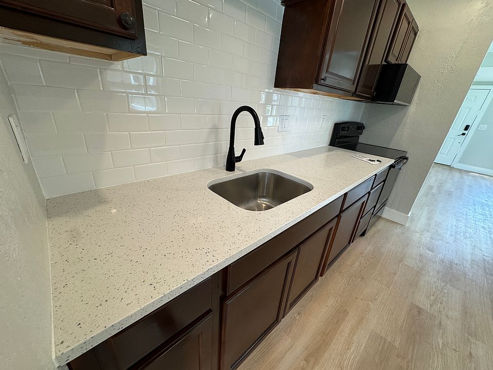 1st image of 947 James Ave S APT A