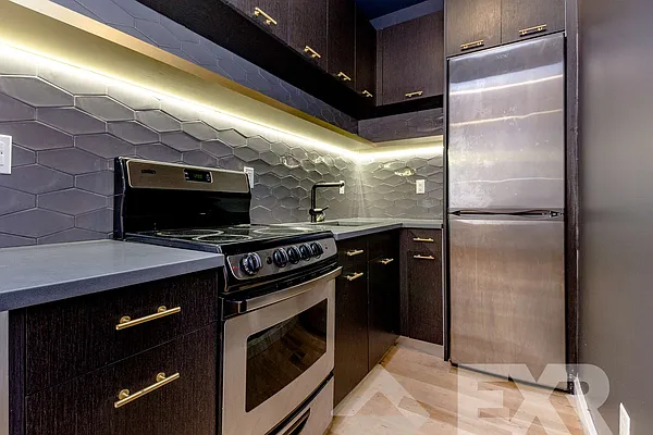 Rented by EXR | media 28