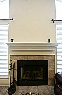 5th image of 209 W Augsburg Ct